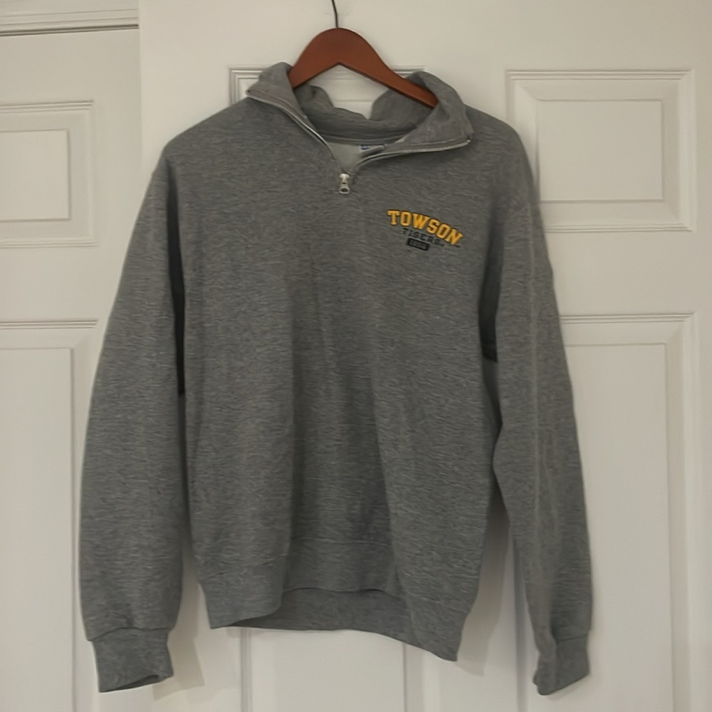 Towson Tigers Set - Grey Quarter Zip and White Gildan T-Shirt - both Size small